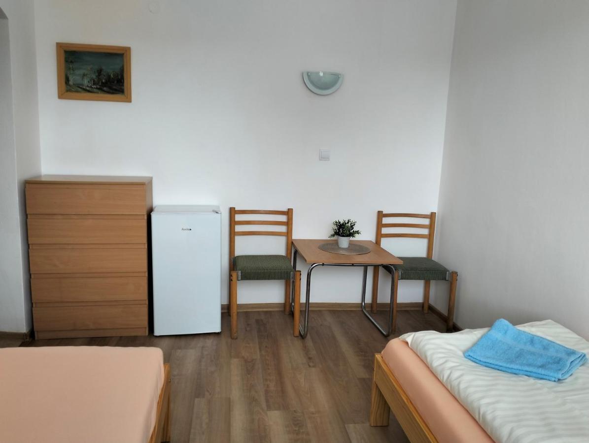 Turistická ubytovňa Spisske Tomasovce Exterior foto