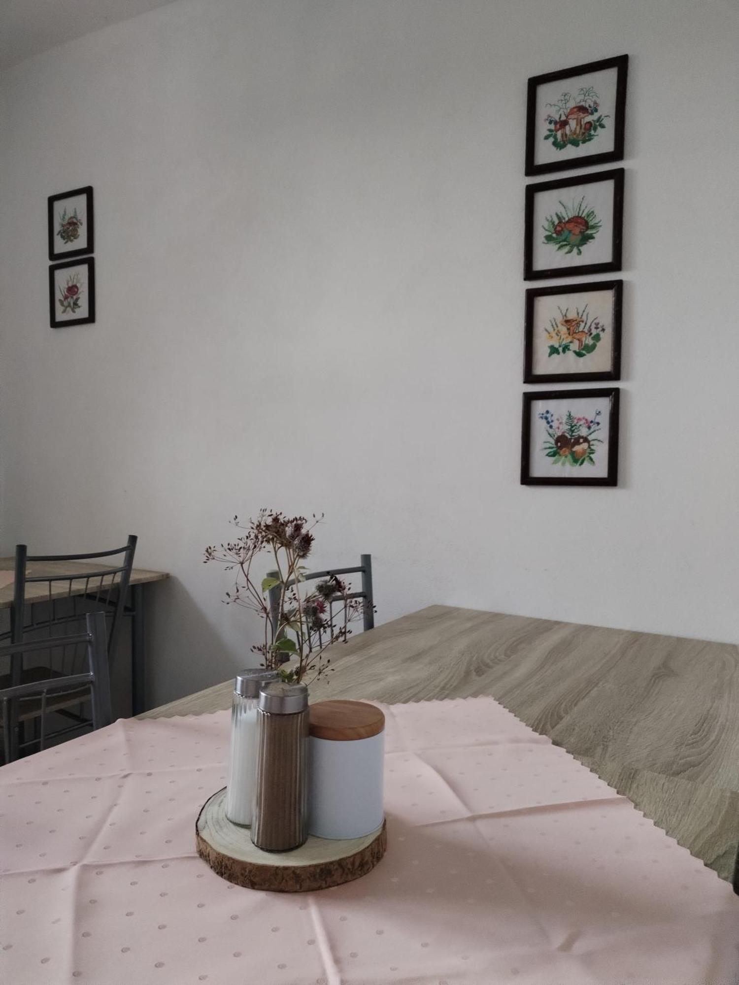 Turistická ubytovňa Spisske Tomasovce Exterior foto