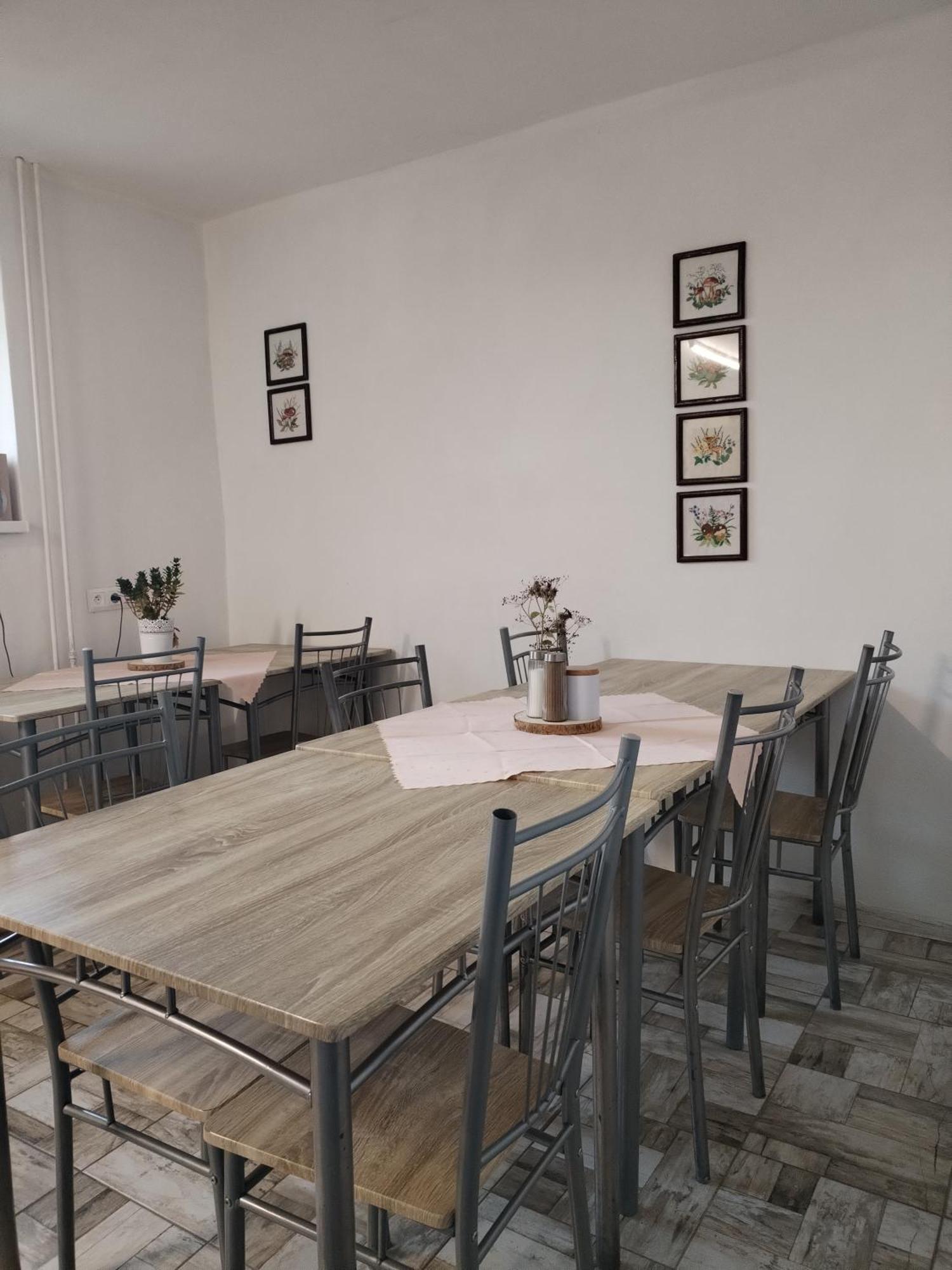 Turistická ubytovňa Spisske Tomasovce Exterior foto