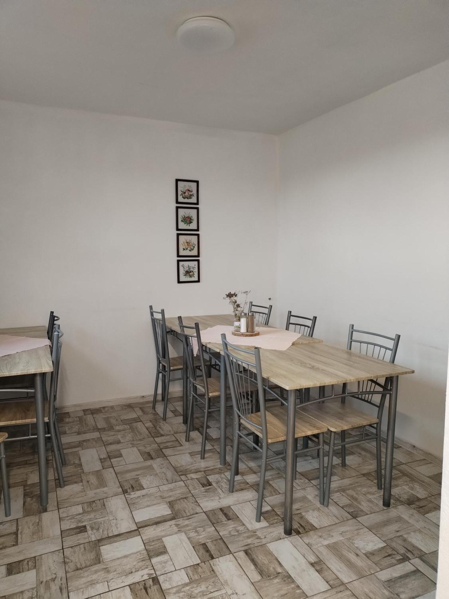 Turistická ubytovňa Spisske Tomasovce Exterior foto